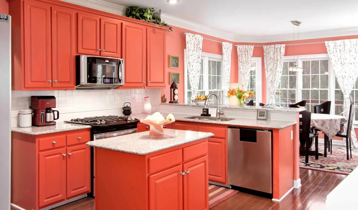 Кухни всех стран. Красные кухни. Кухня кораллового цвета. Красные стены на кухне. Кухня в розовом цвете.