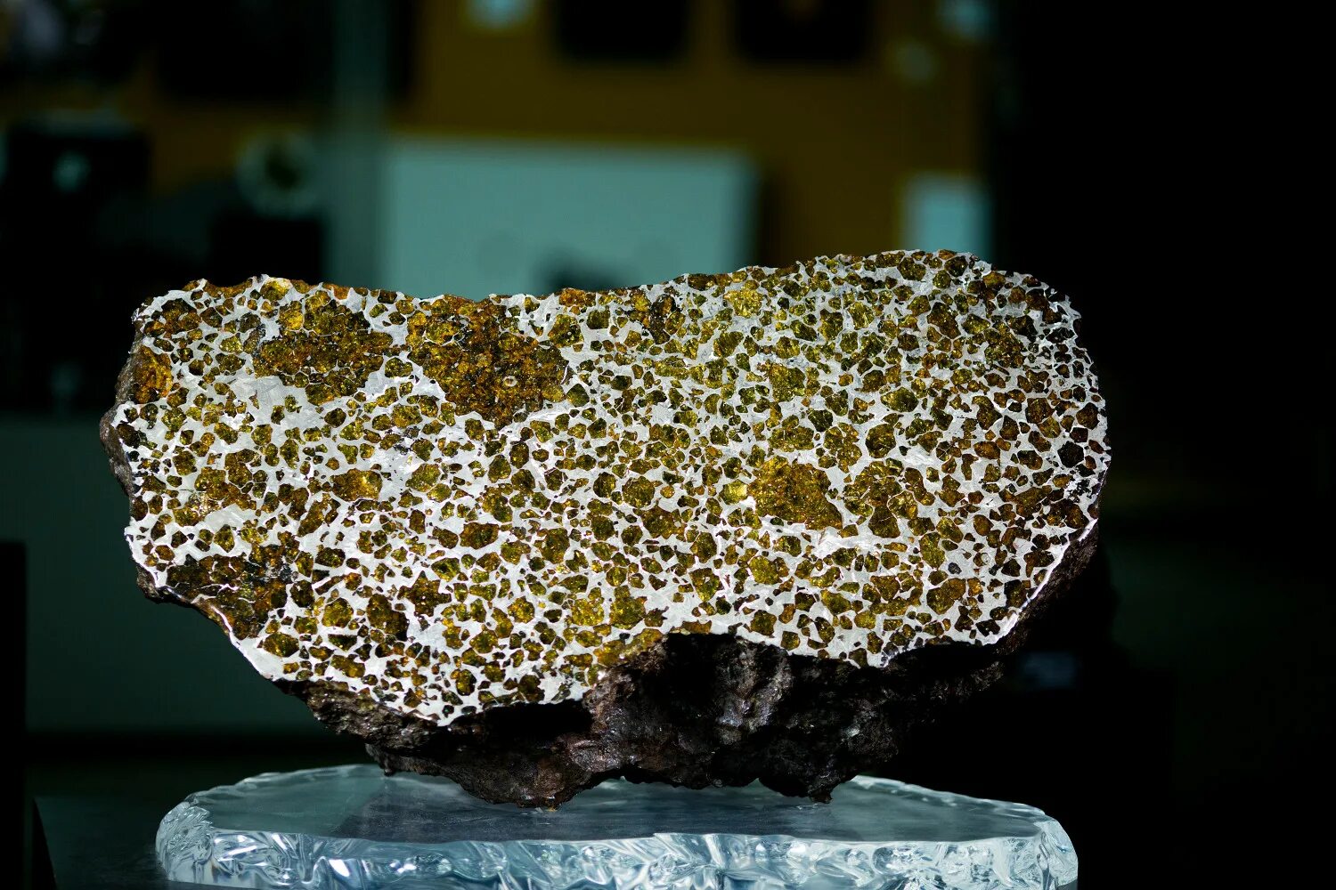 Самые старые метеориты. Серричио метеорит. Старый метеорит. Вес метеорита. Самые старые метеориты.