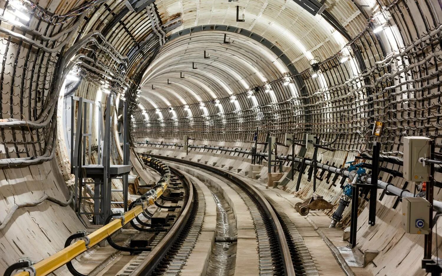 Туннель московского метро. Двухпутные тоннели Сокольнической линии. Станционный тоннель метрополитена. Тоннель метро БКЛ. Двухпутные тоннели метро в Москве.