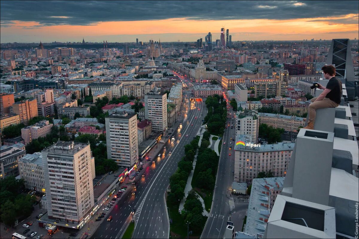 Видео московских домов. Высотная Москва. Крыши высоток Москвы. Высотка на оружейном переулке. Высотка в Риге.