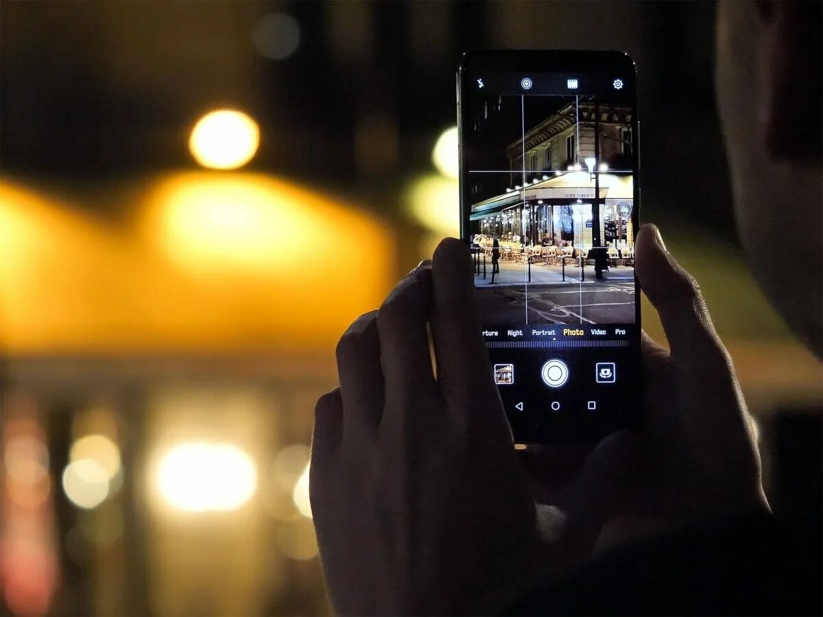 Как снять фото на телефон. Huawei p20 Pro камера. Съемка на смартфон. Смартфоны с камерой для ночной съемки. Ночная съёмка на смартфон.