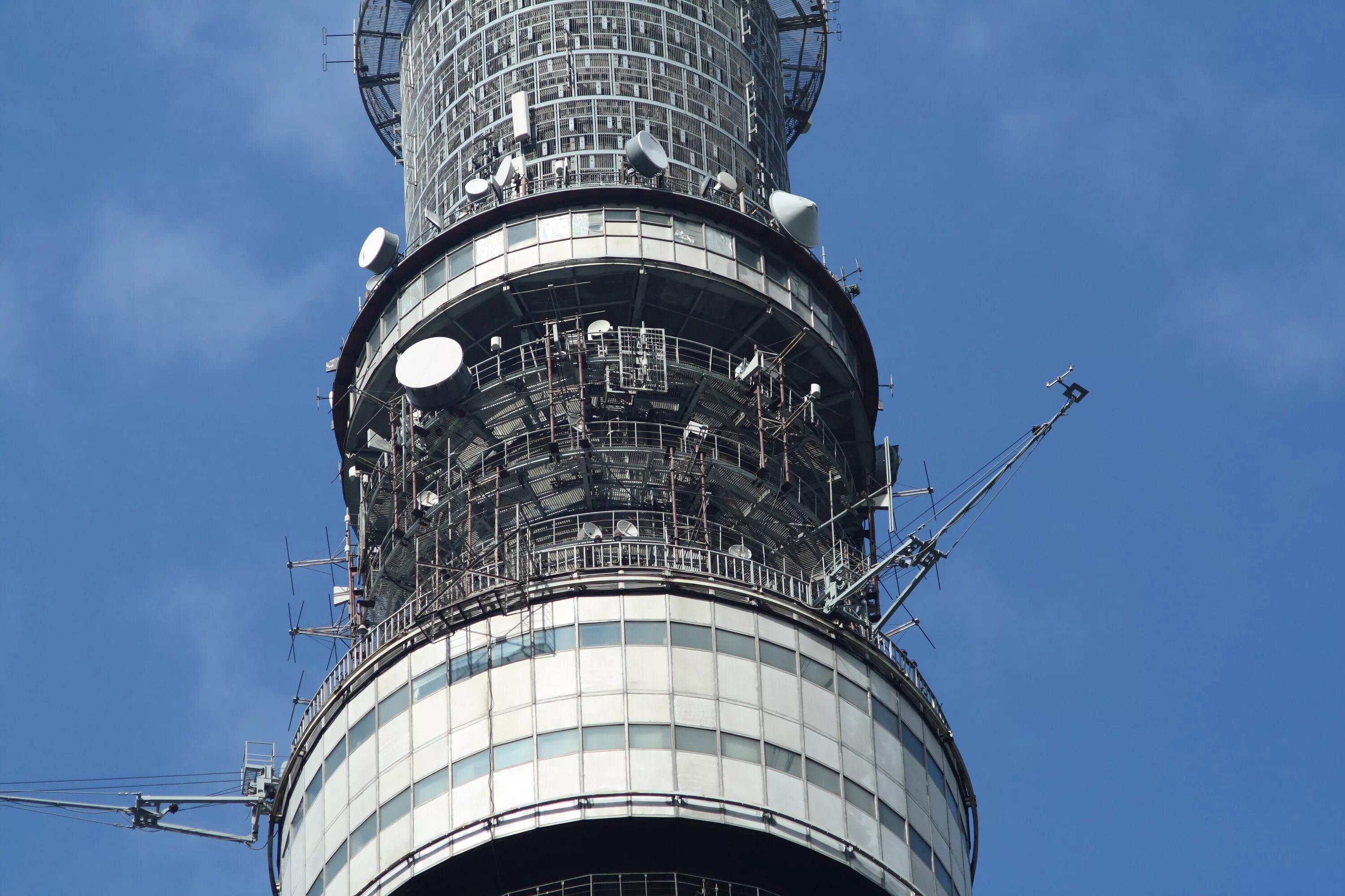 Останкинская телебашня балкон. Телевизионная башня в москве останкино. Останкинская башня глаз саурона. Останкино тв тауэр. Высота останкинской башни 532.