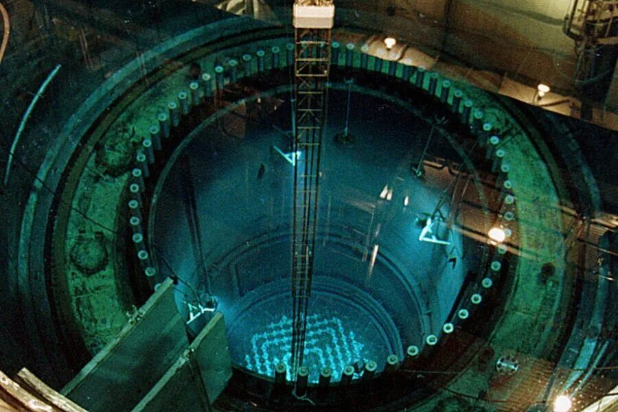 Уран графитовой. Ядерный реактор атомная энергия. Графитовый стержень РБМК 1000. Реактор Natrium. Свечение Черенкова РБМК-1000.