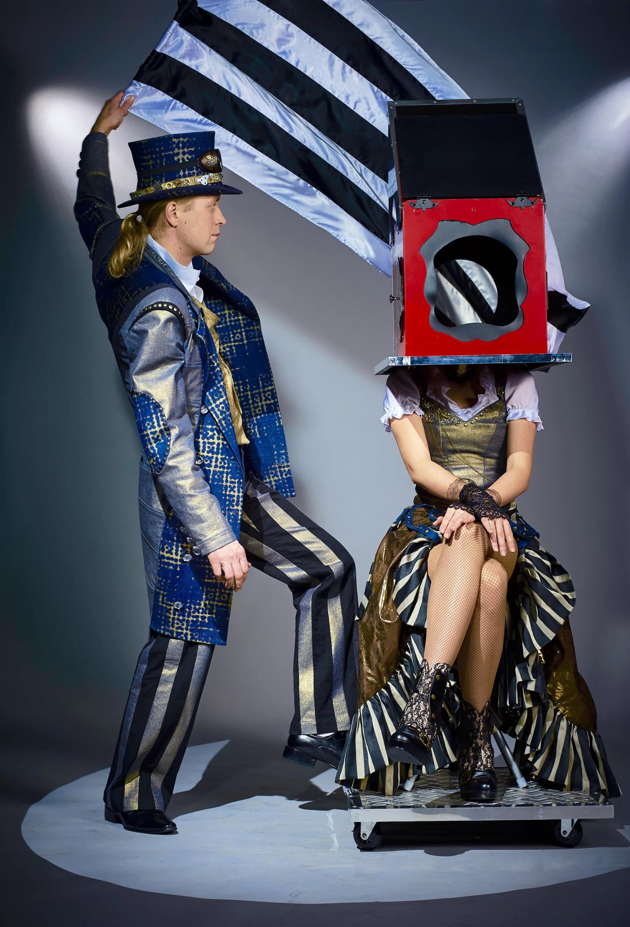 иллюзионное шоу. театр иллюзион спб. большие иллюзионы. большие иллюзионы. большие иллюзионы.