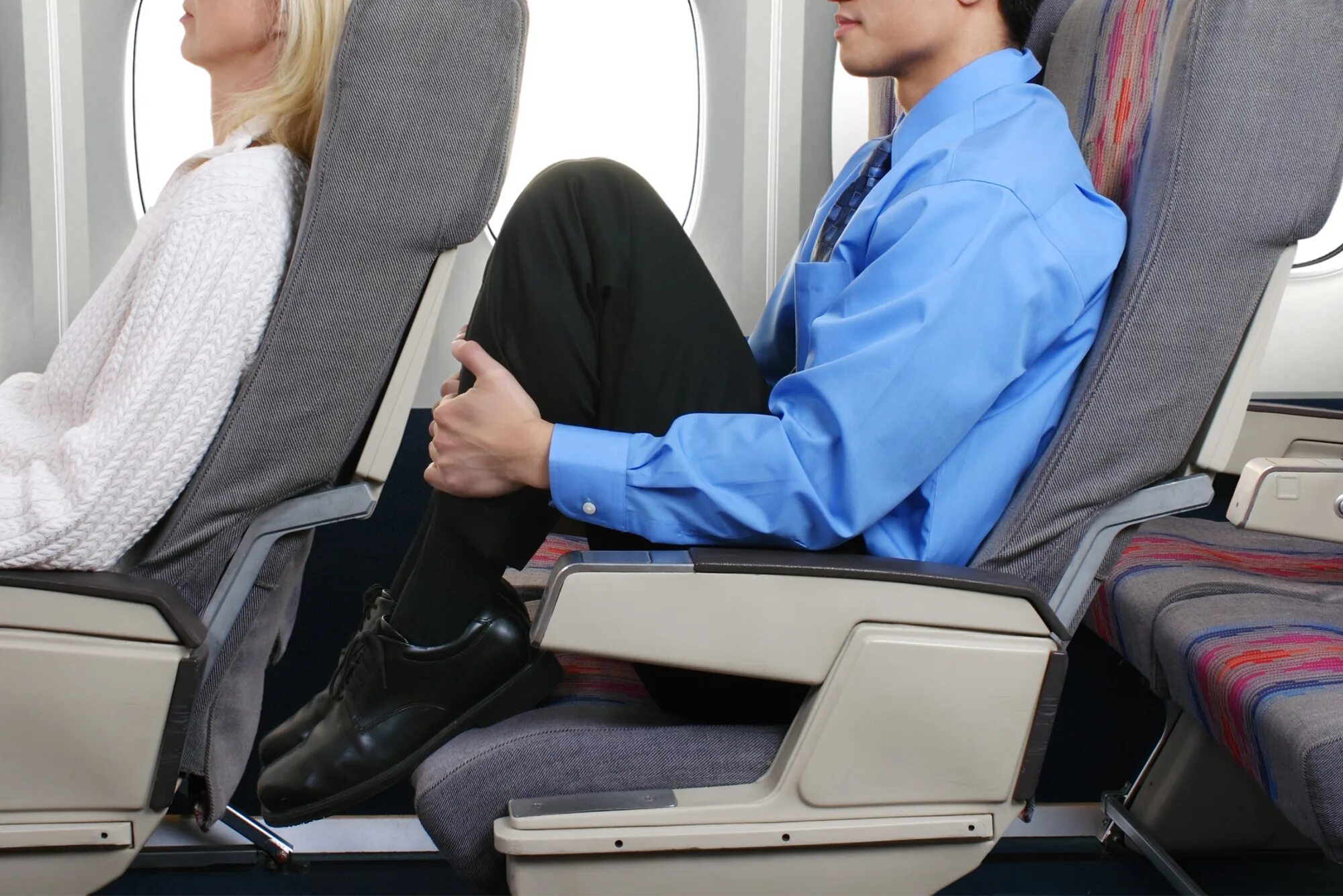 Sided v. Спинка кресла в самолете. Кресло "самолет". Пассажирские сиденья в самолете. Неудобные кресла в самолете.