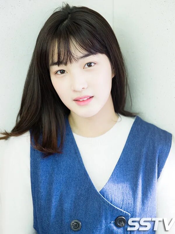 Чон соён из laboum. Юль хи. Yulhee kpop. Соен из laboum. Юльхи из laboum.