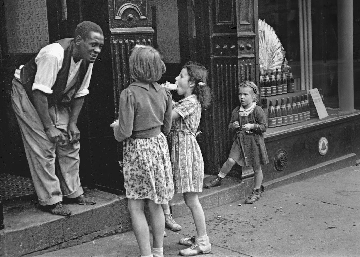 Ретро малолетних. Хелен Левитт. Фотограф Элен Левитт. Элен Левитт (Helen Levitt. Хелен Левитт (1913-2009).