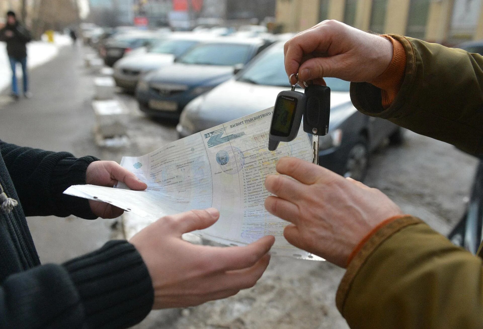 Фото постановки на учет. Регистрация автомобиля. Перерегистрировать авто. Постановка на учёт автомобиля. Машина на учете.