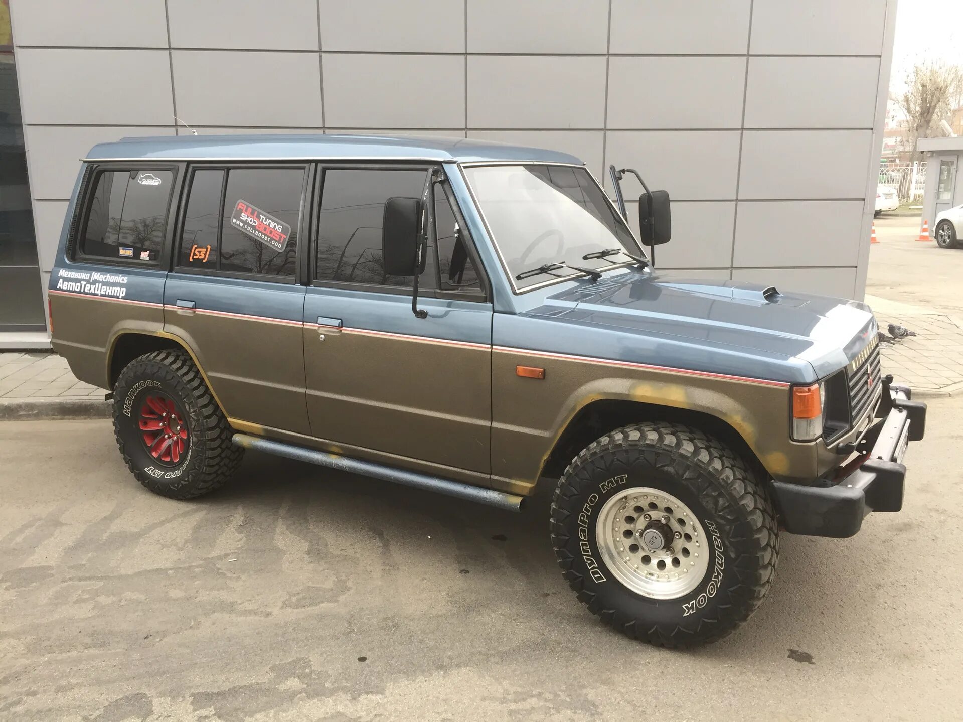 Мицубиси паджеро 1 поколение. Мицубиси Паджеро 1. Mitsubishi Pajero 1 поколение. Mitsubishi Pajero 1st Generation. Паджеро 1 и 2.