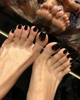 Foot toenails