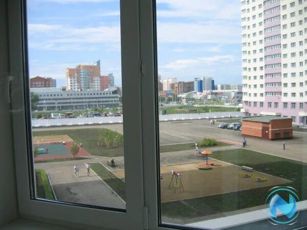Окна во двор микита читать. Окна во двор микита франко. вид из окна во двор. клевер парк вид из окна. пик вид из окна.