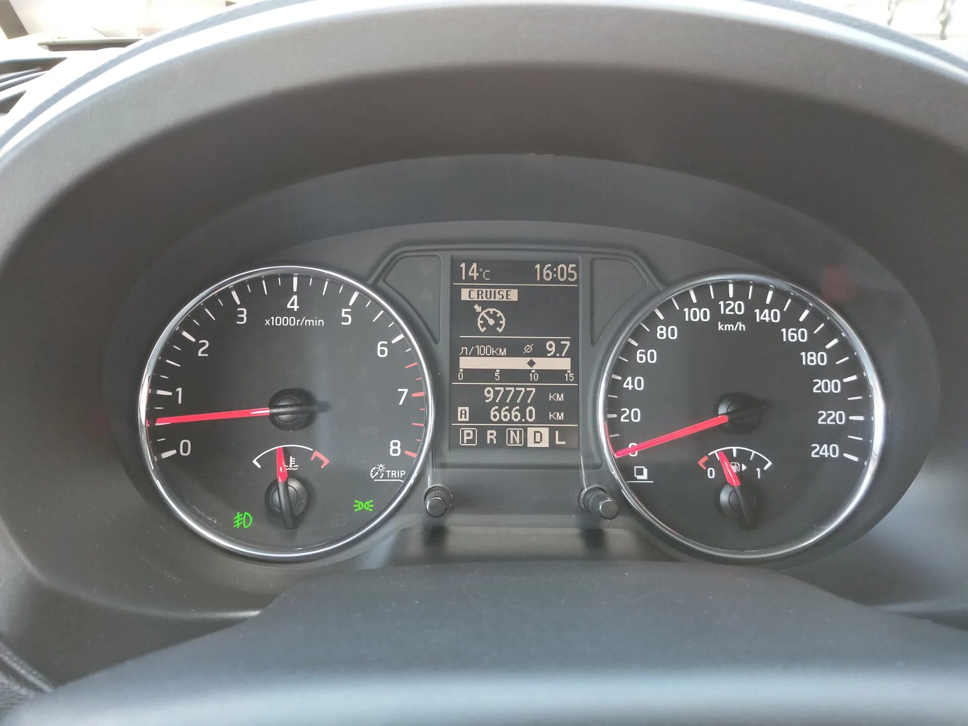 Одометр автомобиля рапид 2021 года. 300 тыс км пробега. Пробег 648000. 300 тыс км пробега. 300 тыс км пробега.