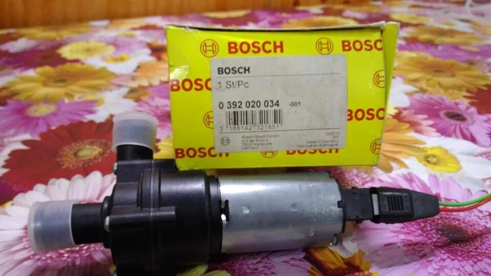 Купить помпу bosch. Водяной насос Bosch 0392020034. Помпа бош 0392020034. Bosch 0 392 020 034. Насос циркуляционный Bosch 12v.