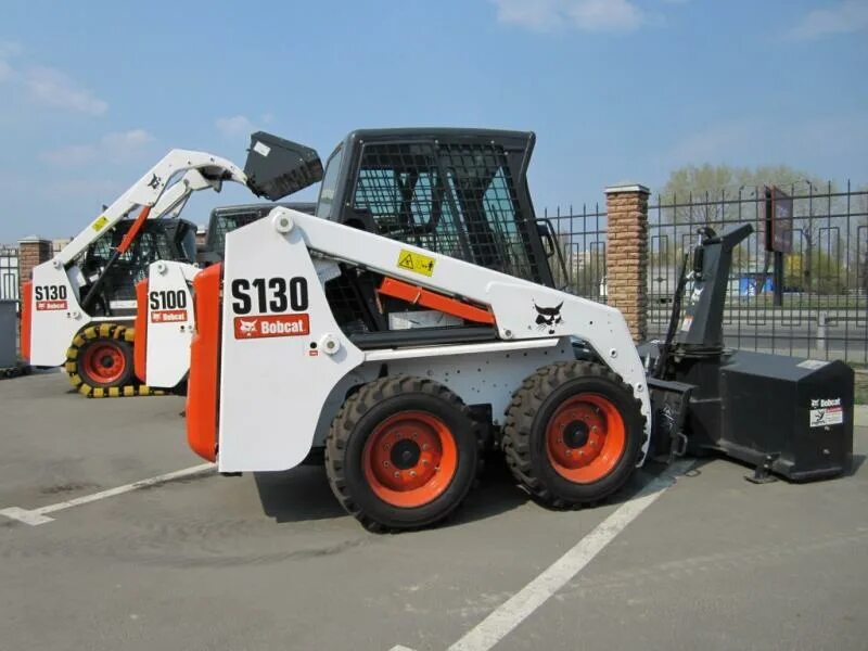 Bobcat s130. Бобкэт s130. бобкэт 130. мини погрузчик bobcat s130. мини погрузчик bobcat 130.