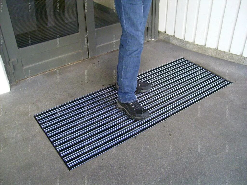 перед входом звена. перед входом звена. лестница входная в дом. определить контрольное давление на выход. перед входом звена.