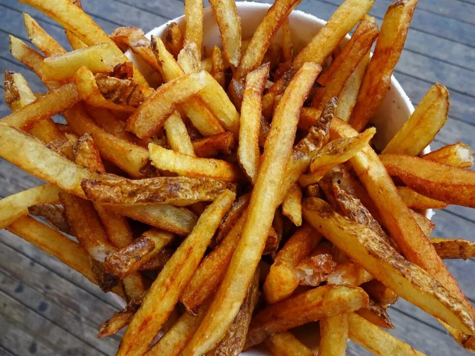 French national food. Some fries. Curly fries рецепт. Испанский десерт чуррос. Жареная пища.