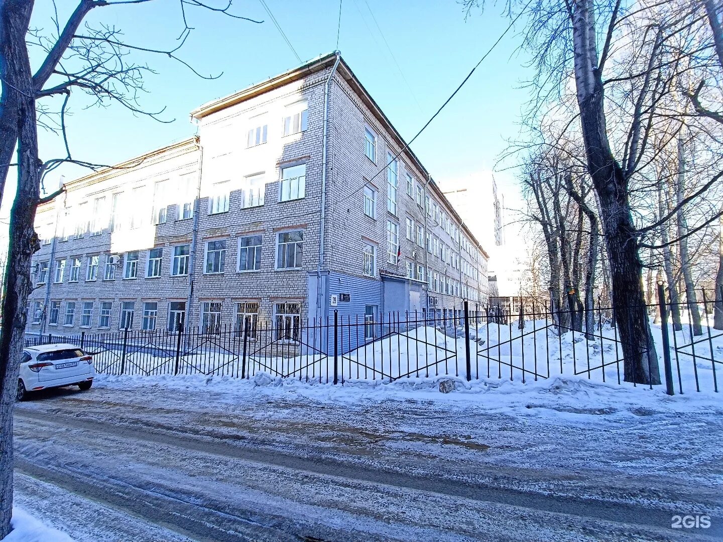 Школа 12 хабаровск. Школа 39 Хабаровск. Фото школы 12 Хабаровск. Рисунок школы 12 Хабаровск.