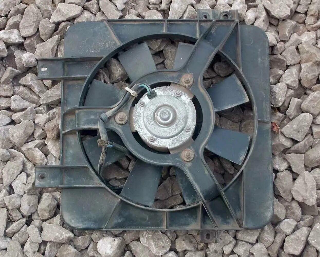 Вентилятор охлаждения нексии. Вентилятор охлаждения нексия. Вентилятор радиатора daewoo nexia pmc 96353136. Вентилятор радиатора нексия 2. Вентилятор охлаждения daewoo nexia.