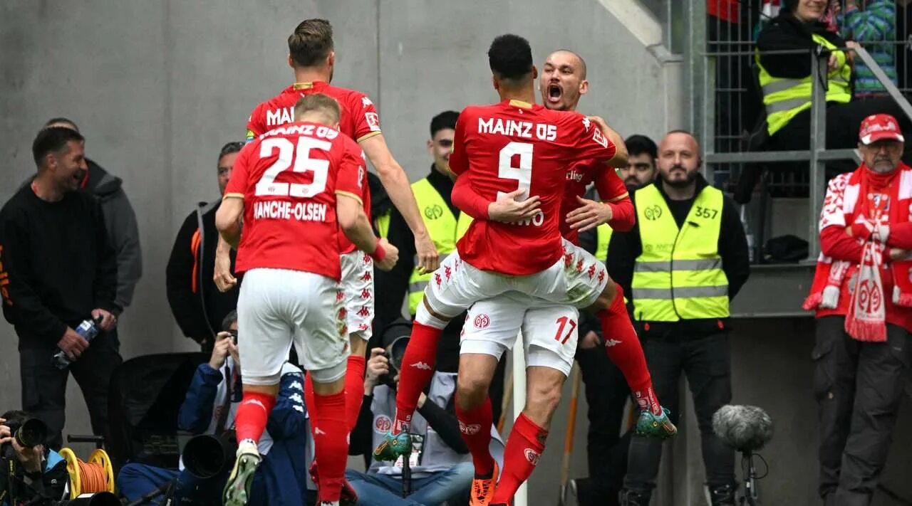 Майнц дармштадт. Бавария майнц. бавария матч. майнц - бавария - 3:1.