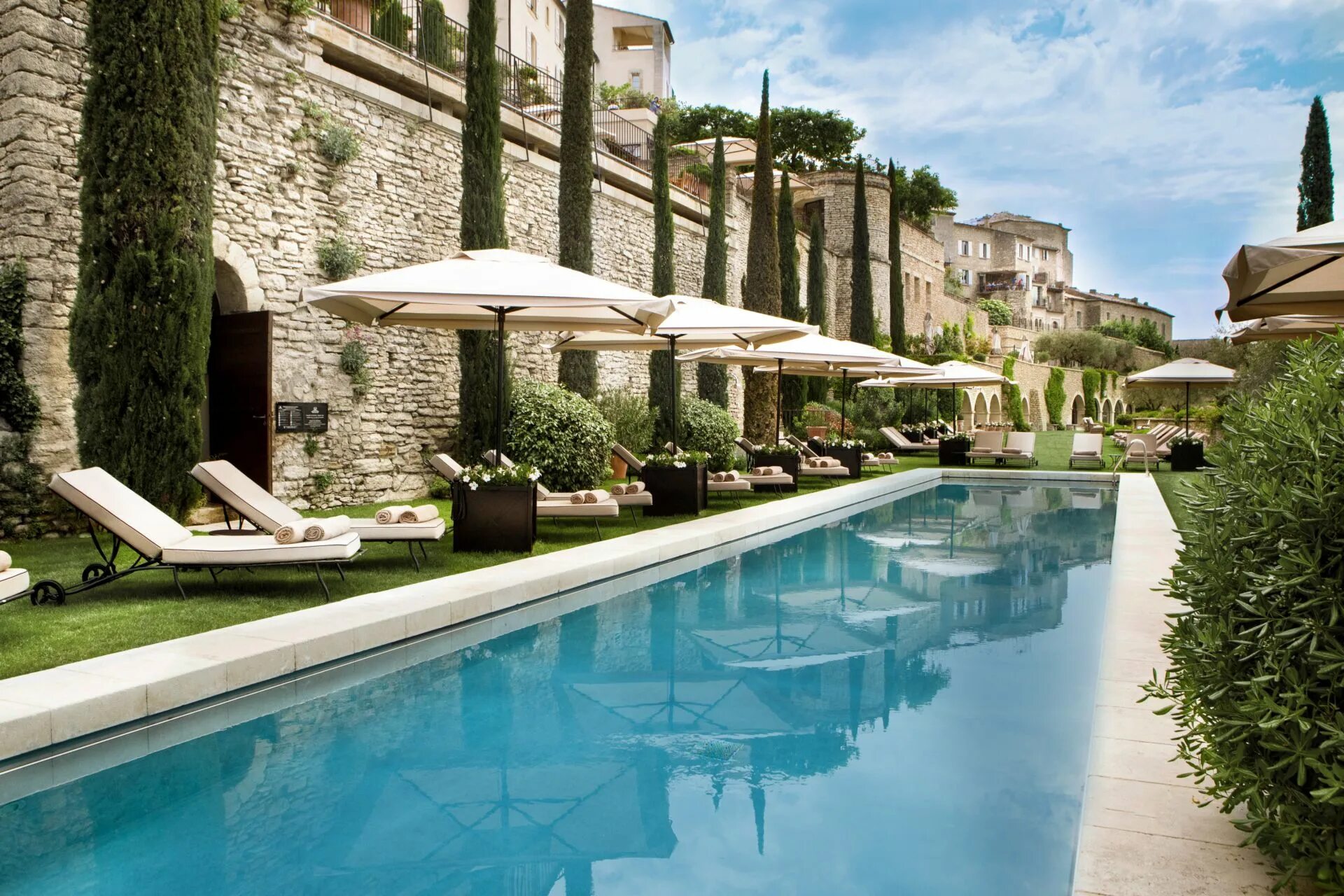 Отель-Палас Airelles Gordes, la Bastide. Gordes Франция усадьба. La Bastide de Gordes Hotel & Spa, Прованс, Франция. Бастида отель ля Бастид. Bastide