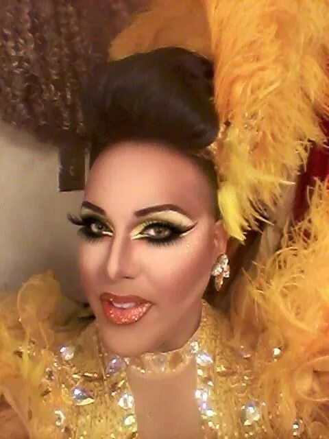 Queen alexis. Alexis mateo drag queen. алексис матео. alexis mateo.