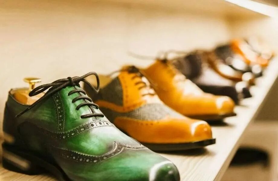 Магазины производителей обуви. Обувная промышленность. Будная промышленность. Производство обуви. Про обувь.
