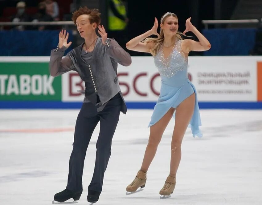 Русскую фигу. Русскую фигу. Щербакова туктамышева трусова 2021. Русскую фигу. Русскую фигу.