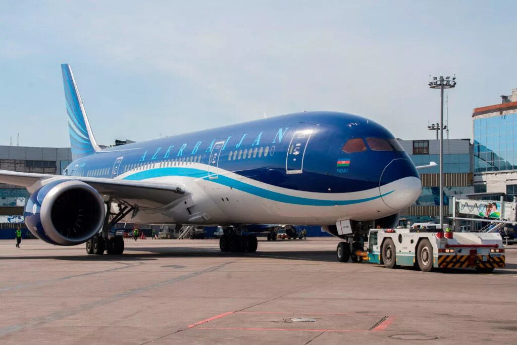 J2 azal. Боинг азал 787. азербайджанские авиалинии (azal). самолет азербайджан хава йоллары. самолёт азербайджан эйрлайнс.