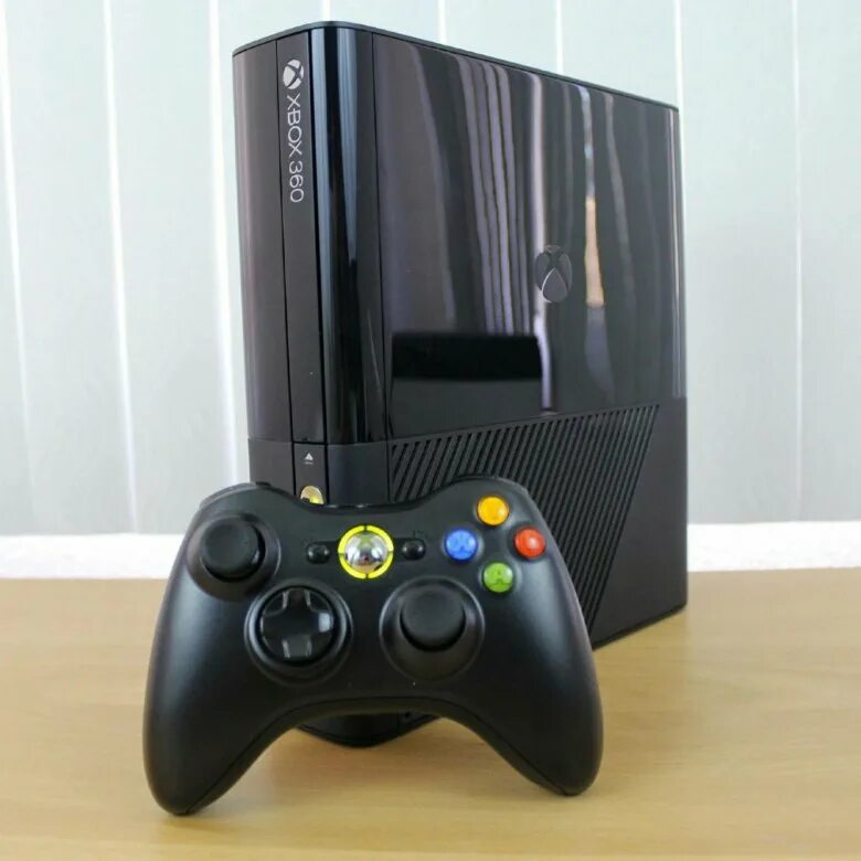 Хбох фрибут. Xbox 360 e. Xbox 360 Slim e. Xbox 360 е 500gb. Xbox 360 Slim и Xbox 360 e.