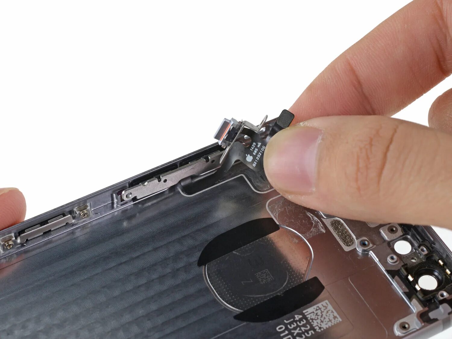 Замена шлейфа кнопок громкости. Кнопка вибро iphone 6s. Iphone 6s переключатель беззвучного режима. Переключатель вибрации iphone 6s. Кнопка беззвучного режима iphone 6s.