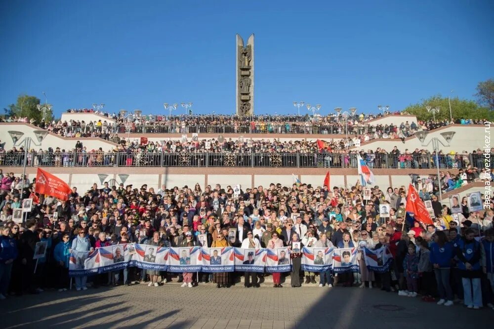 С победой 9 мая. Хор отцов ижевск 2021. Хор отцов сыновей. Хор отцов и сыновей ижевск 9 мая. Хор отцов и сыновей ижевск 9 мая.