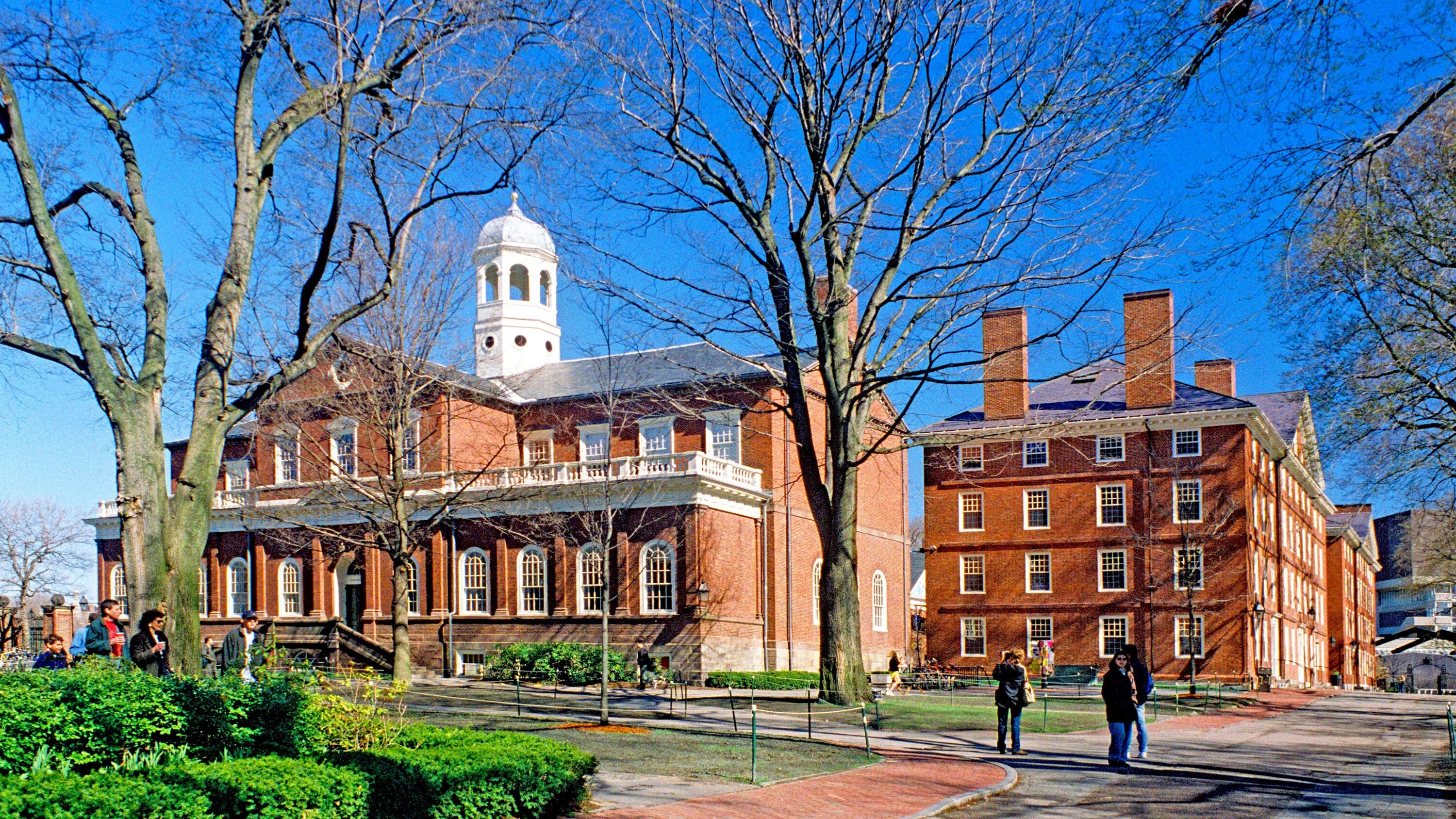 Harvard university cambridge. Гарвардский университет (Harvard University), США. Бостон Гарвардский университет. Гарвардский университет Кембридж США. Гарвард в штате Массачусетс.