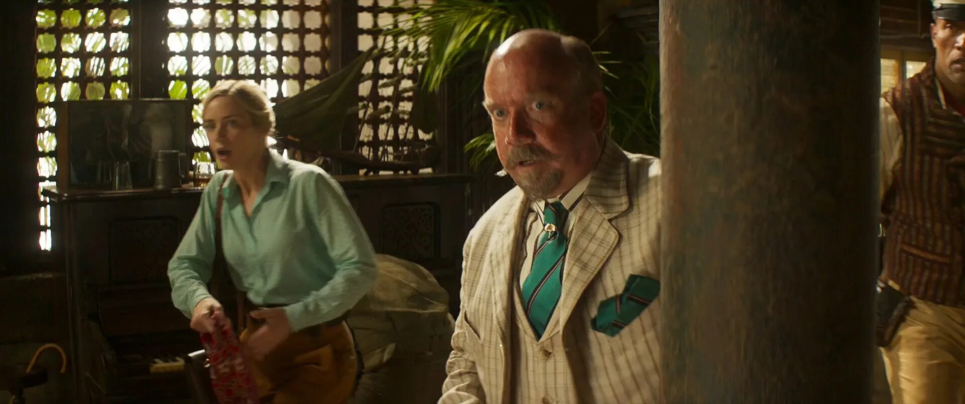 Эмили блант в фильме круиз по джунглям. Круиз по джунглям фильм 2021 афиша. Эмили блант круиз по джунглям. Круиз по джунглям 2021. Круиз по джунглям 2021 русском языке.