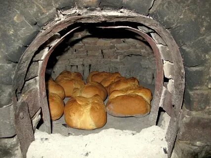 Печем хлеб в печке