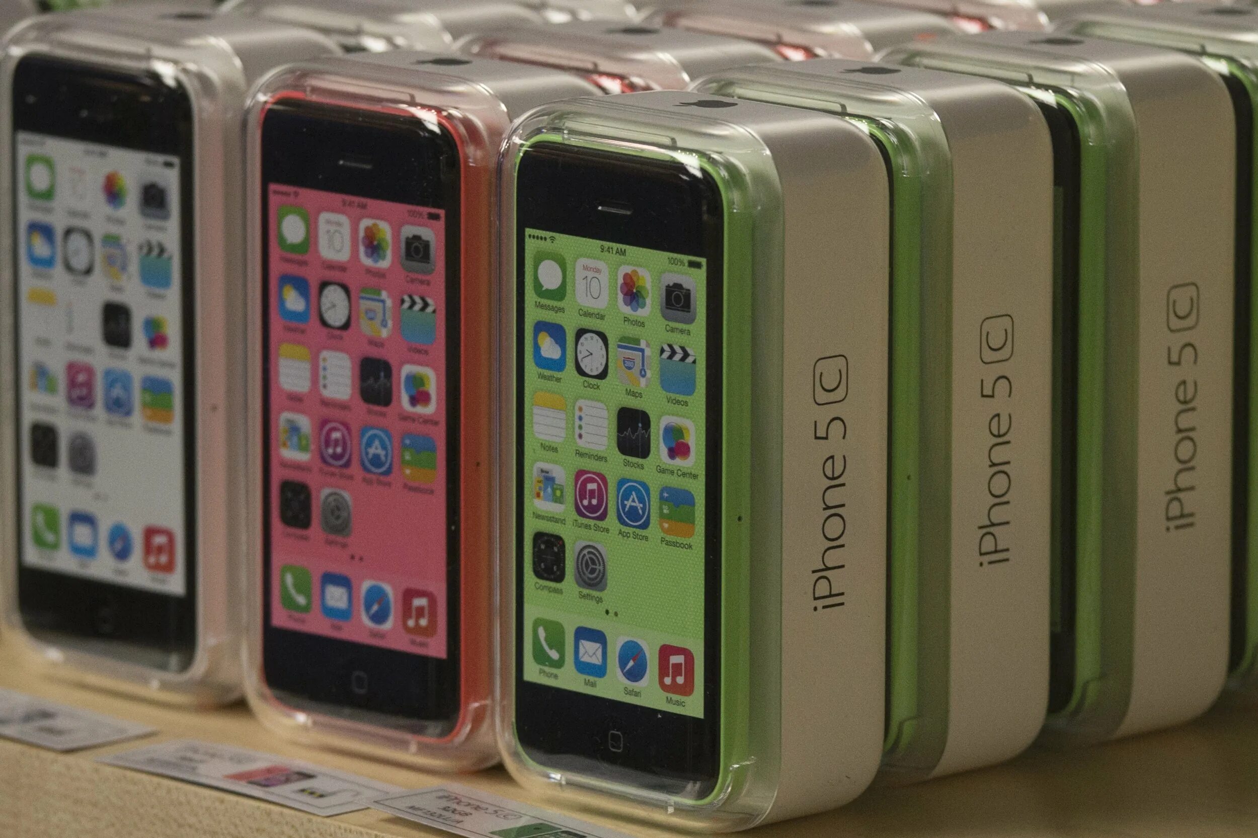 Уникальный айфон. Apple iphone 5c. Apple iphone 1. Apple iphone 5. Эпл 15 айфон.