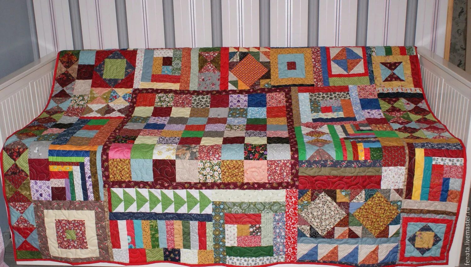 Изделия техникой пэчворк. Лоскутное одеяло. Изделия в лоскутной технике. Пэчворк одеяло.