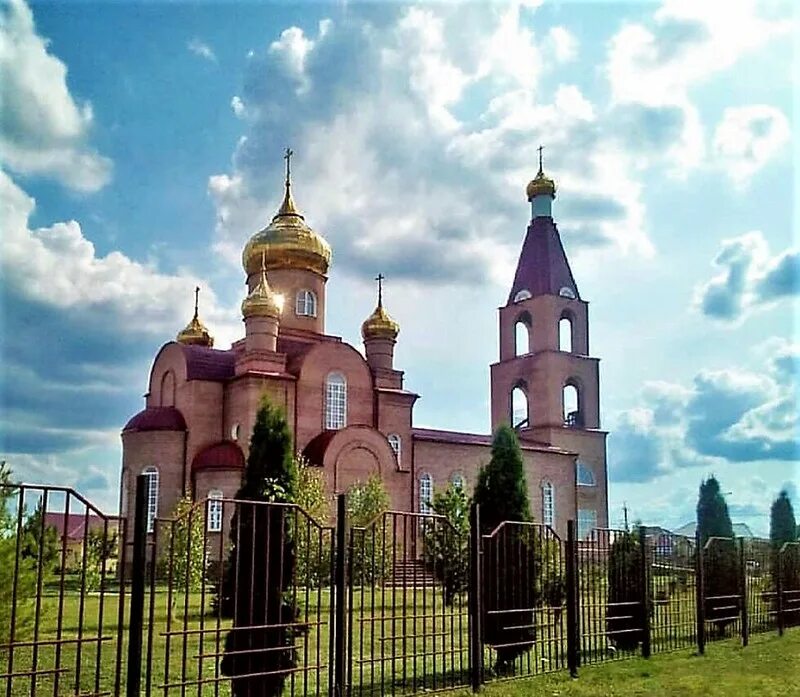 Храм михайловск. Храм Архангела Михаила Михайловск Ставропольский край. Г. Михайловск . Храм Архангела Михаила. Храм Михаила Архангела в Михайловске Ставропольского края.