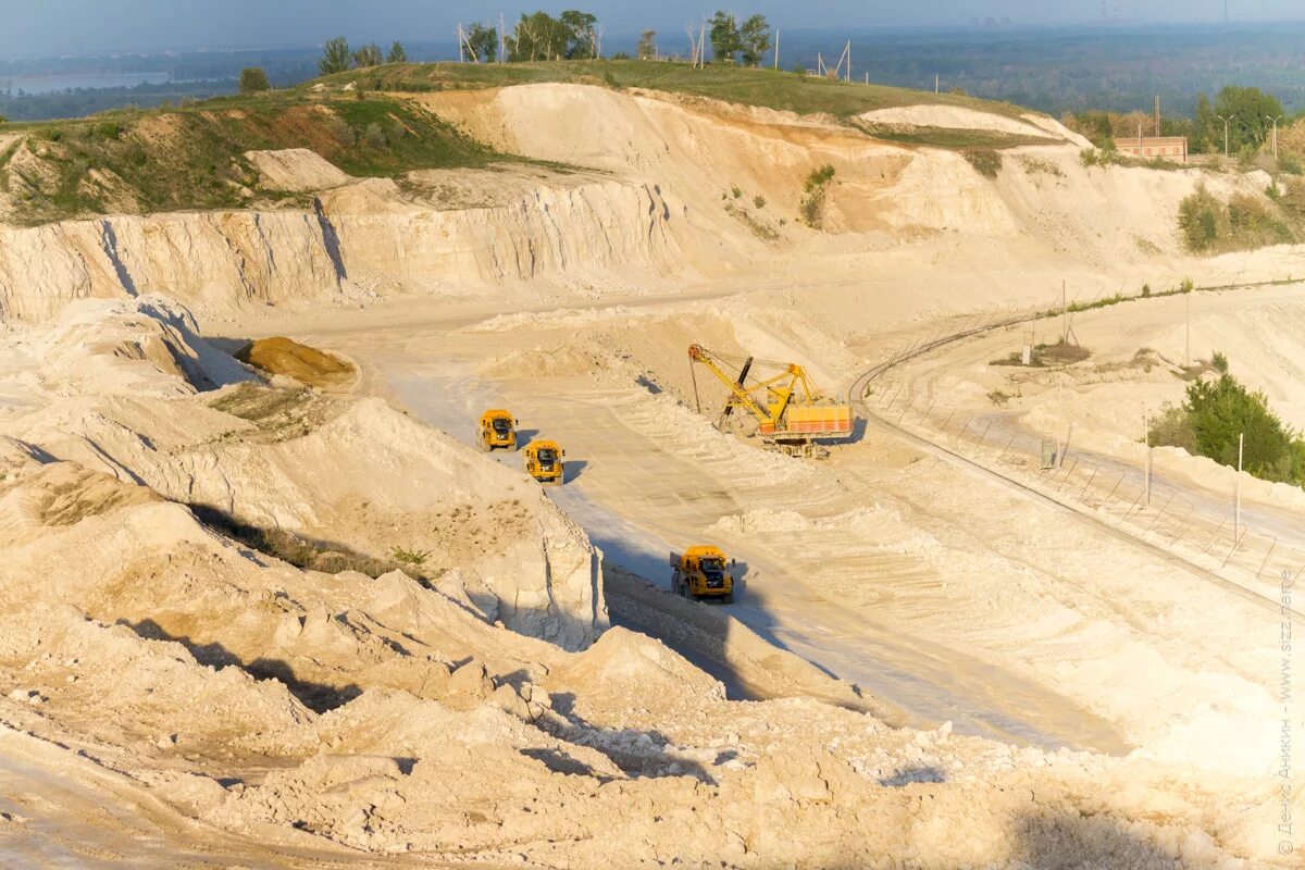 Карьер цементный завод. Вольский карьер холсим вольск. Карьер цементный завод. Карьер цементный завод. Цементный завод бахчисарай.