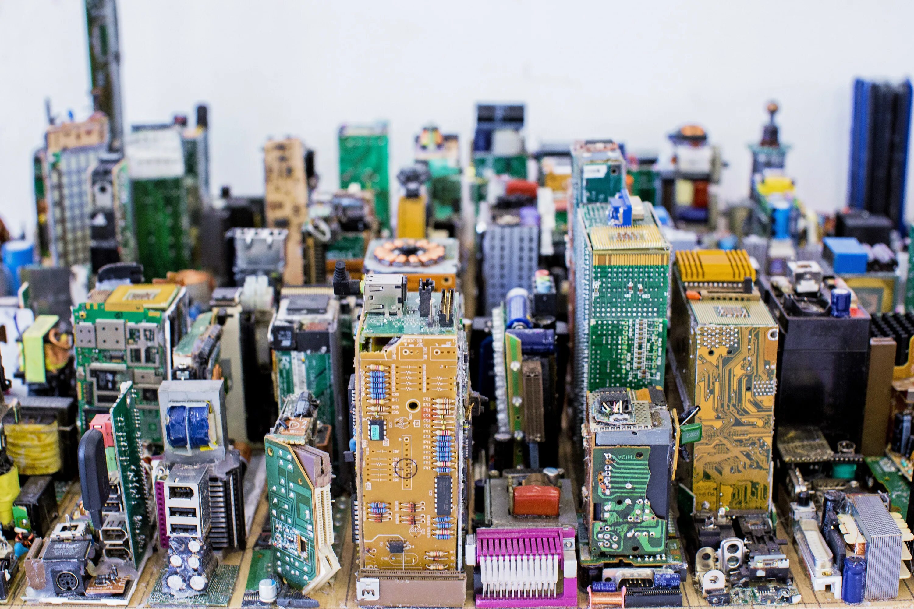 Город плата. Город из микросхем. Города как микросхемы. Материнская плата черная. Город плата.