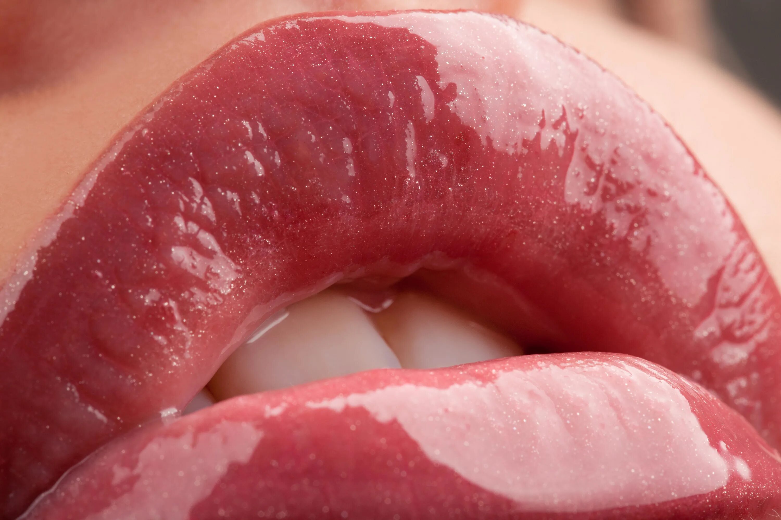 Wet lips