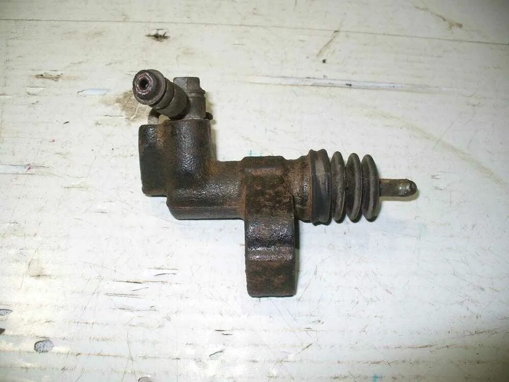 Цилиндр сцепления ниссан альмера. Цилиндр сцепления nissan almera. Главный цилиндр сцепления ниссан тиида 2008. Рабочий цилиндр сцепления nissan almera n16. Цилиндр сцепления альмера н16.