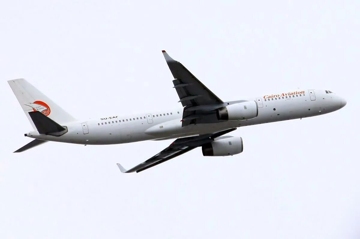 Ту-204 sirocco aerospace international. Ту 204 cairo aviation. Самолёт ту-204/214. Ту 120. Ту 204 cairo aviation.