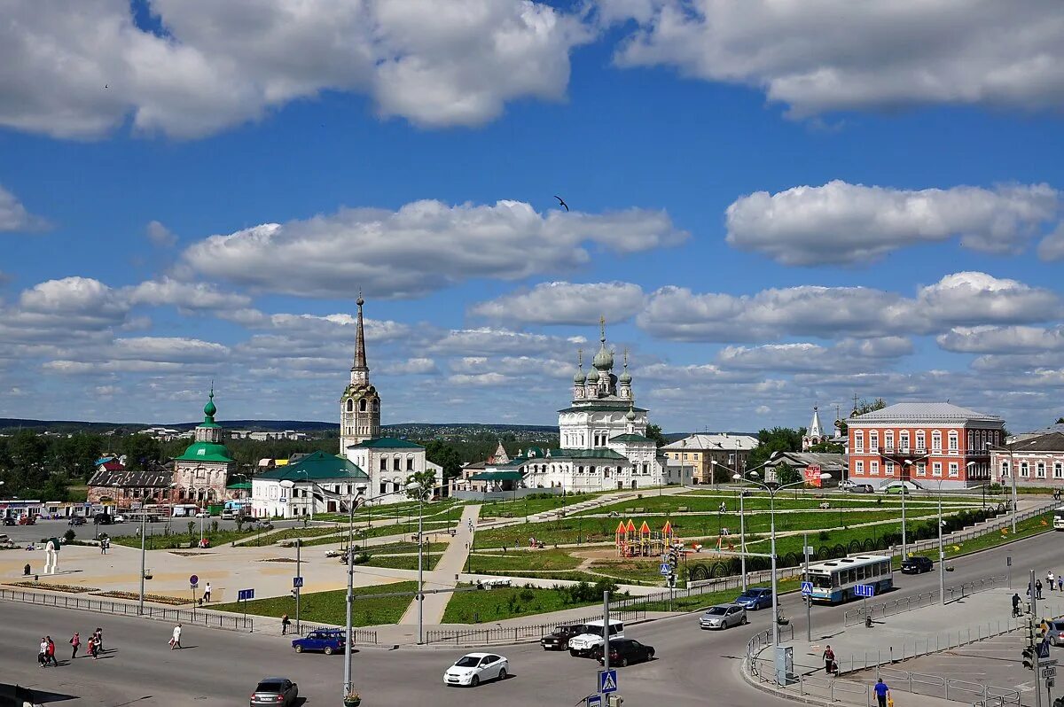 Соликамск большой город. Соборная площадь в Соликамске. Соликамск центр города. Соборная площадь г.Соликамск Пермский край. Соборная площадь в Соликамске Пермский край.