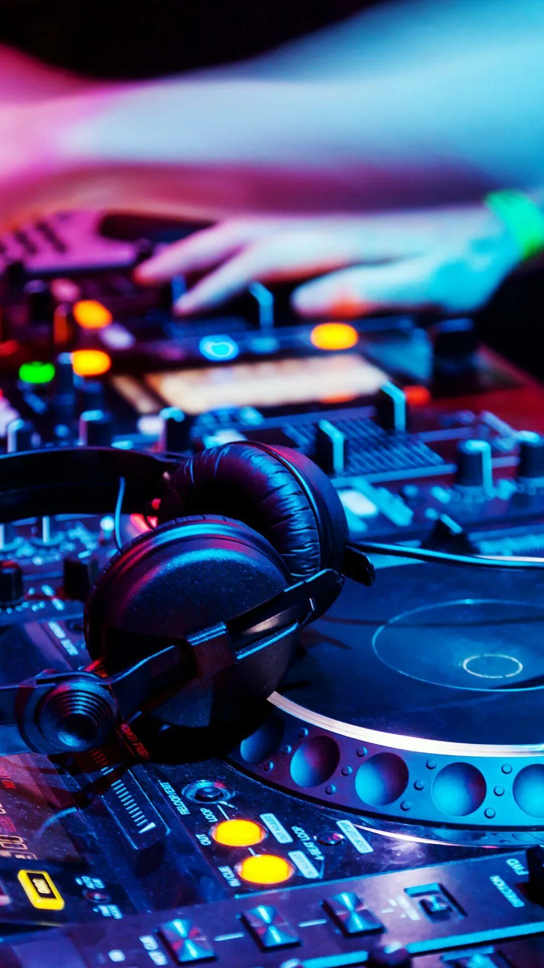 Pioneer cdj обои. Современные музыкальные технологии. Хорошая музыка на телефон электронная. Фотосессия для диджея. Обложки диджеев.