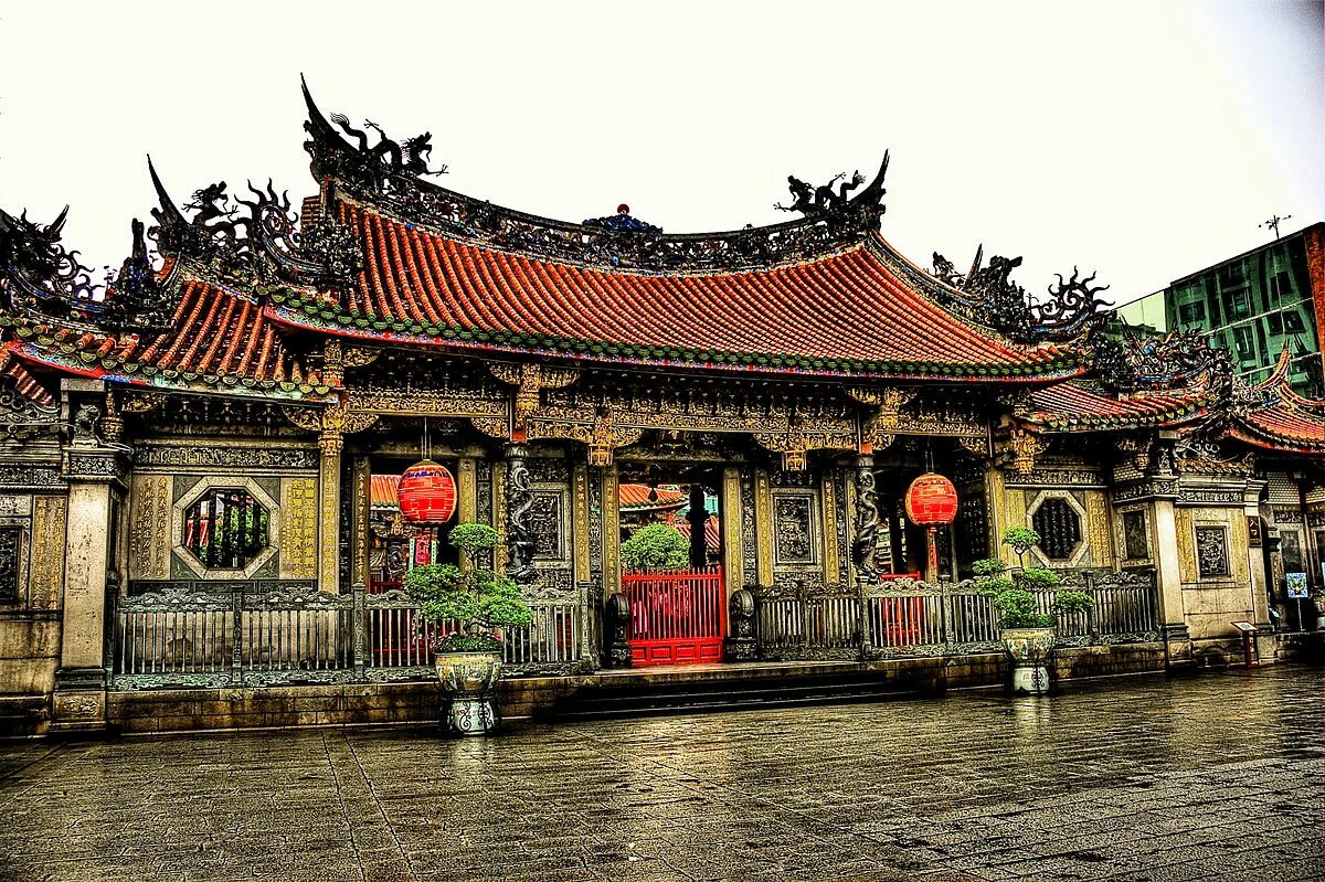 Храм Луншань. Mengjia Longshan Temple Тайбэй. Храм Тайпей буддийский храм. Храм трех Фениксов Тайвань.