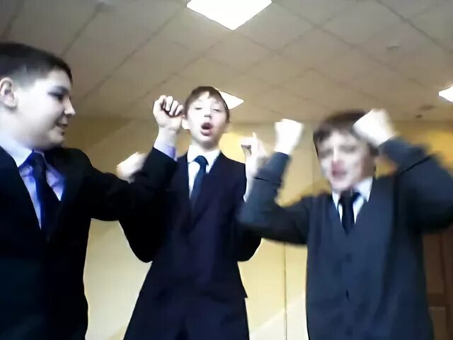 Школьники танцуют видео