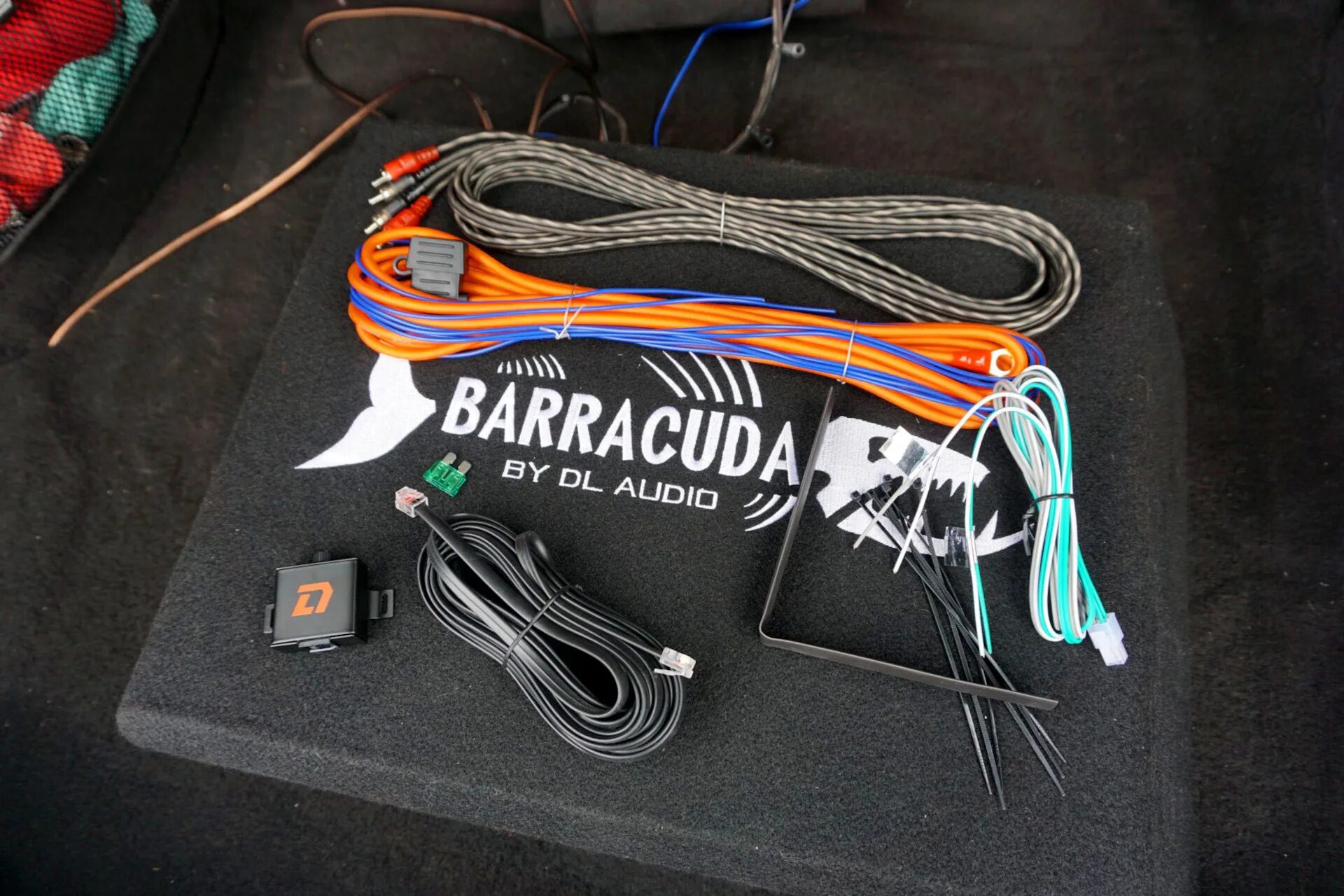 Audio barracuda 8 flat. DL Audio Barracuda 12a. DL Audio Barracuda 12a Flat. Сабвуфер DL Audio Barracuda 12a Flat. Активный сабвуфер DL Audio Barracuda 12a.