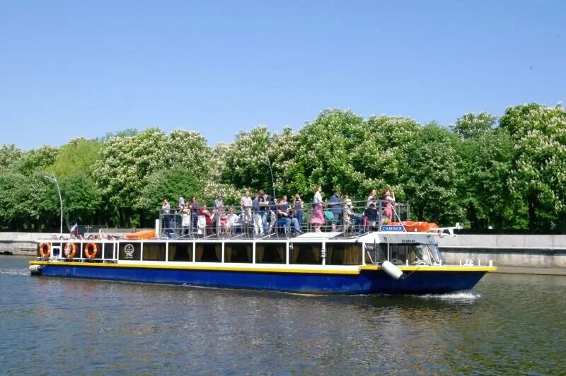 Теплоход калининград. Теплоход калининград. Теплоход самбия калининград. Теплоход калининград. Корабль самбия калининград.