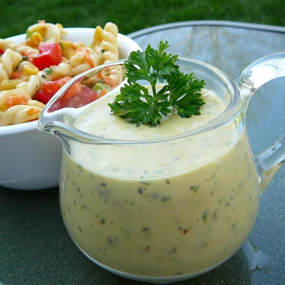 Горчичный соус для салата. Самый вкусный соус для салатов. Салат с подсолнечным маслом. Соус для овощного салата. Самый вкусный соус для салатов.