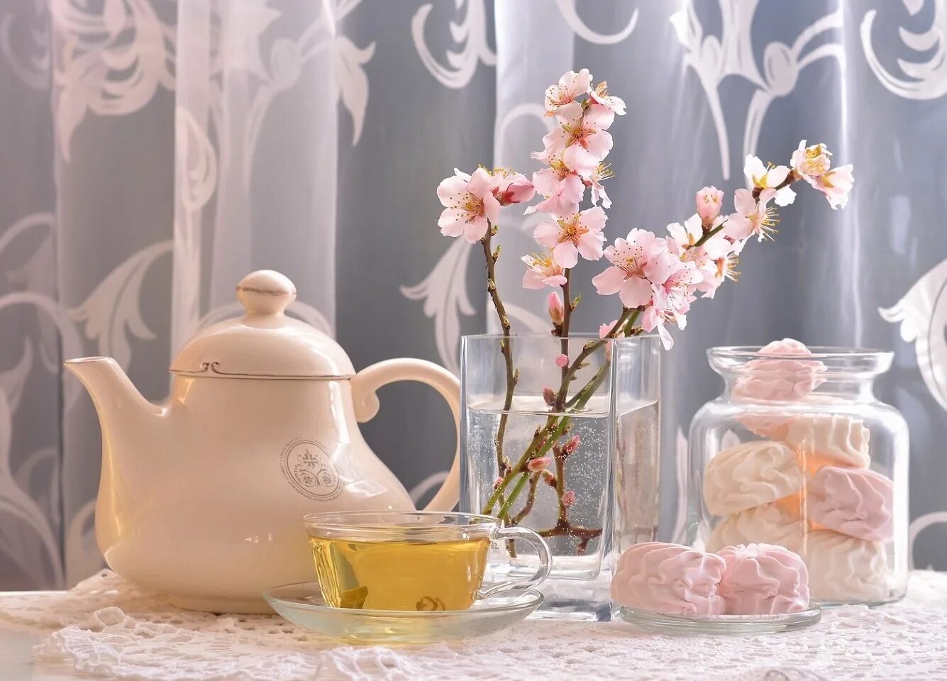 Доброе мягкое нежное. Утренние цветы. Весеннее чаепитие. Нежность утра. Уютный натюрморт.
